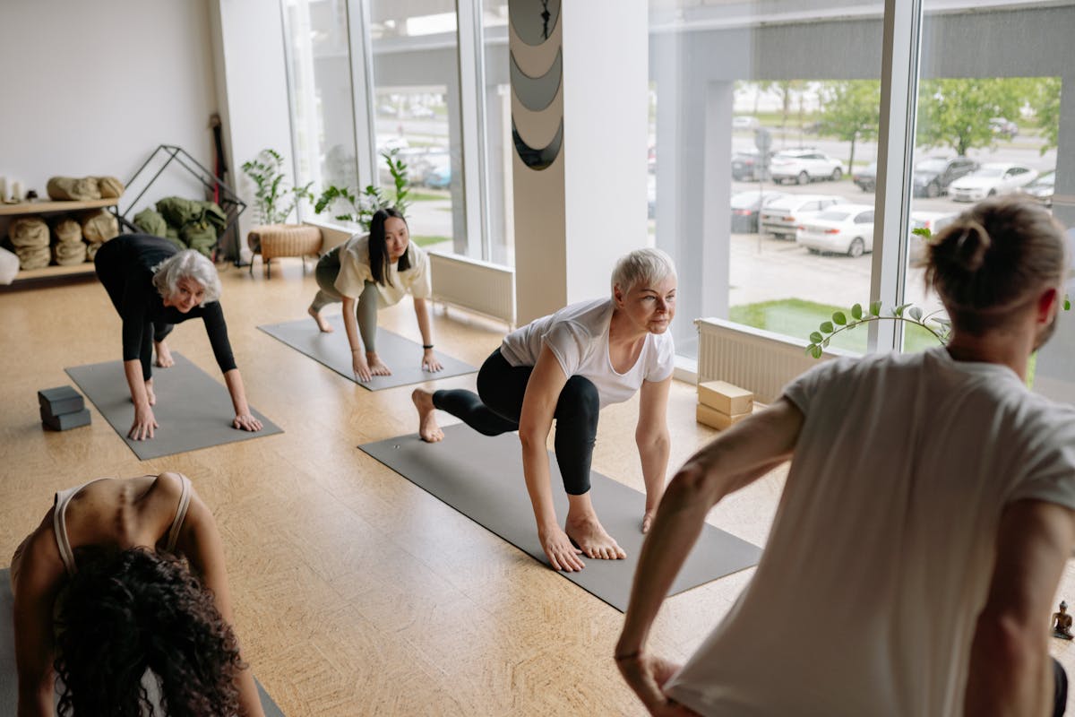 11 benefits of yoga for seniors